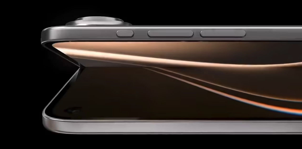 苹果首款折叠iPhone全角度渲染视频曝光 设计细节引争议